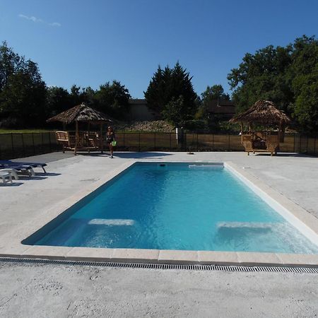 Camping Les Paillotes Payrac Bagian luar foto
