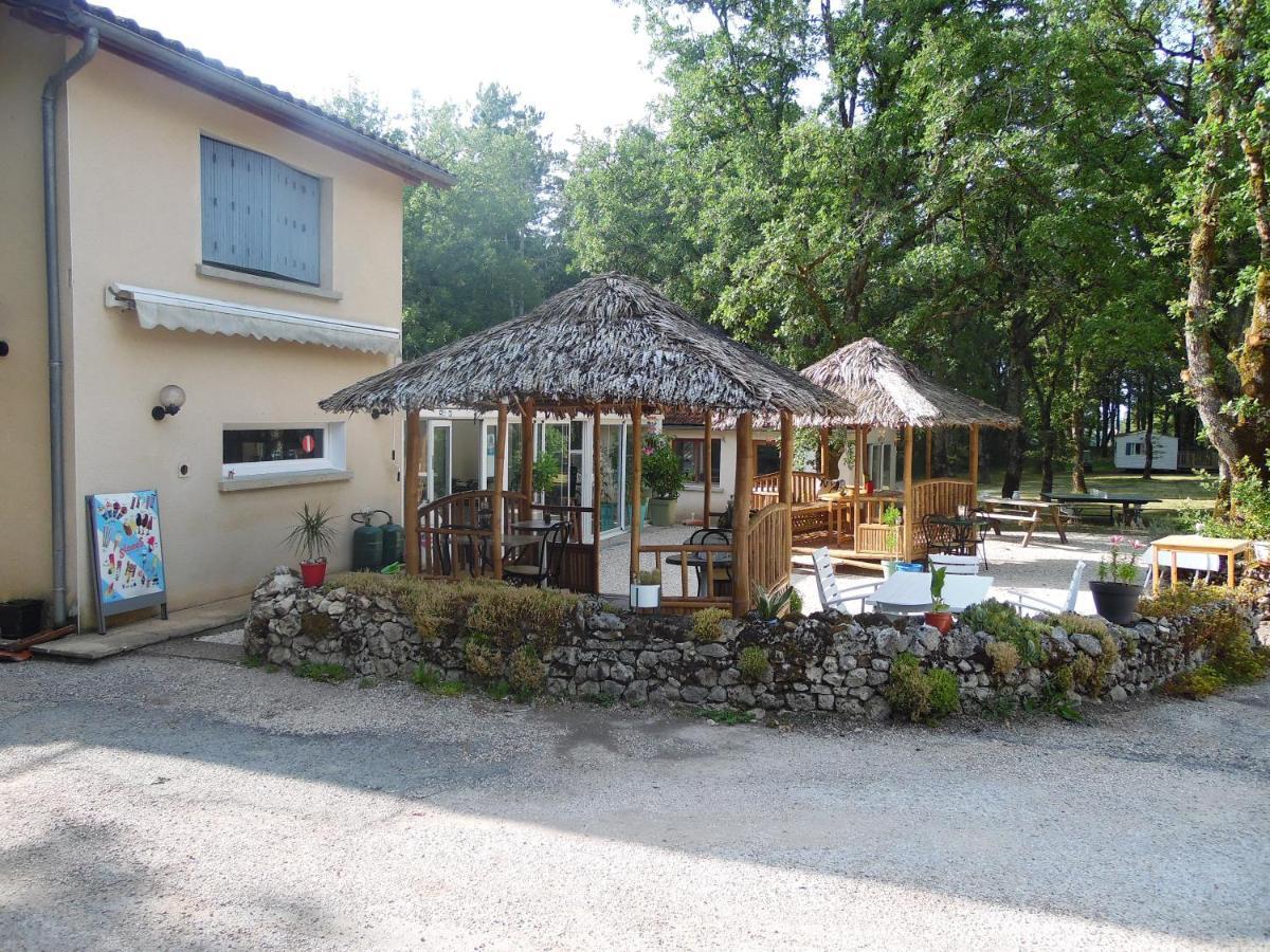 Camping Les Paillotes Payrac Bagian luar foto