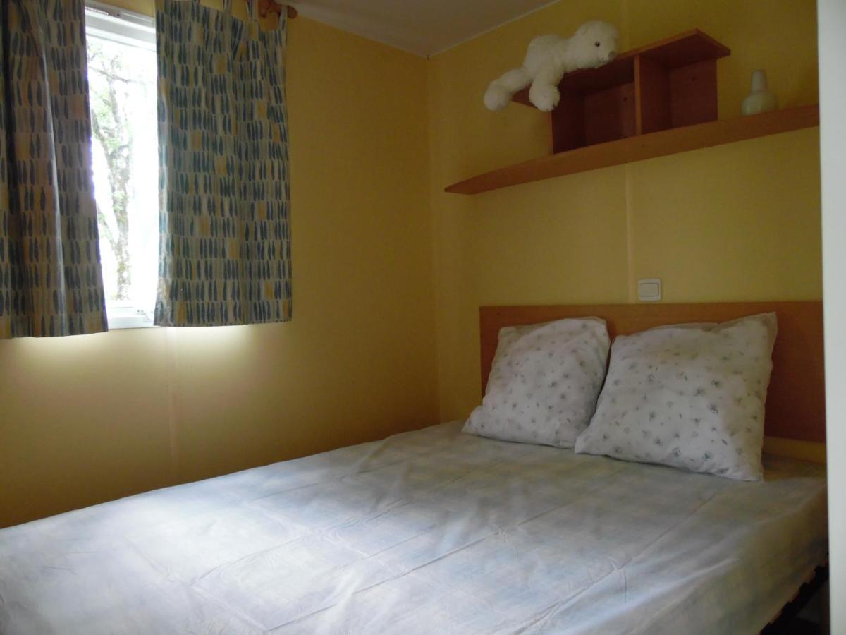 Camping Les Paillotes Payrac Bagian luar foto