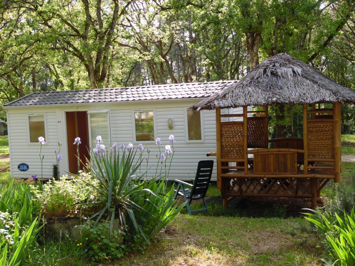 Camping Les Paillotes Payrac Bagian luar foto