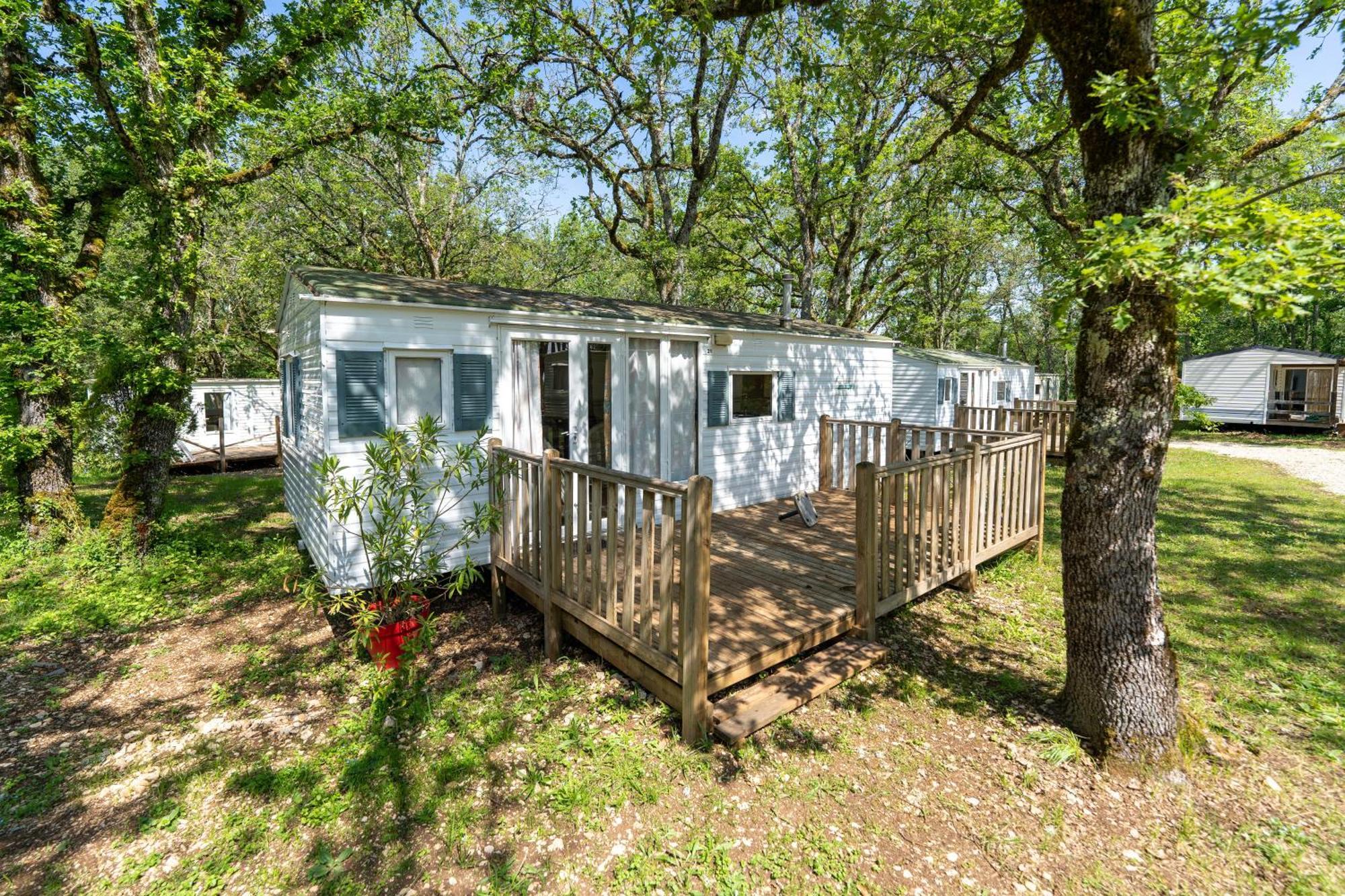 Camping Les Paillotes Payrac Bagian luar foto