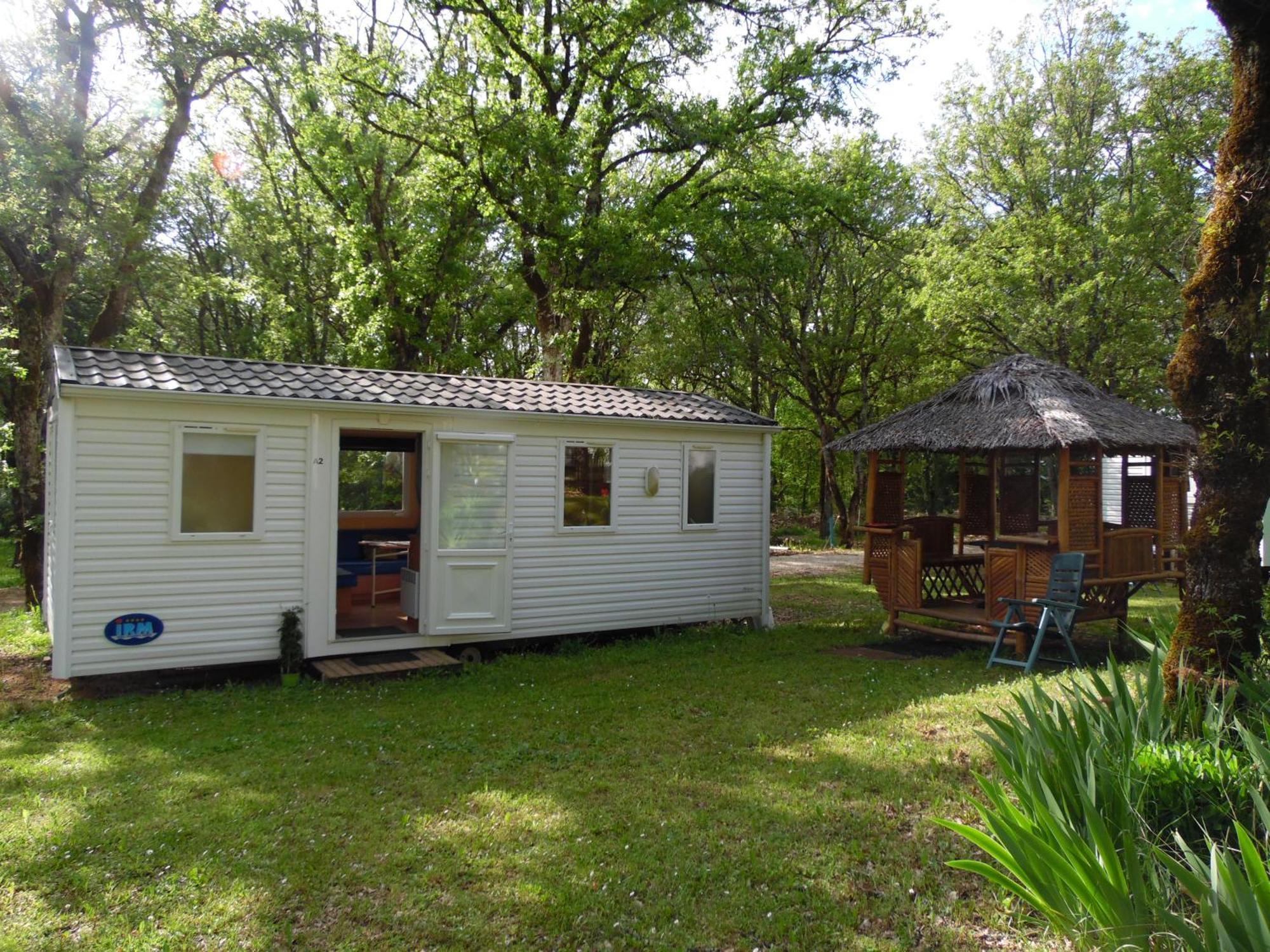 Camping Les Paillotes Payrac Bagian luar foto
