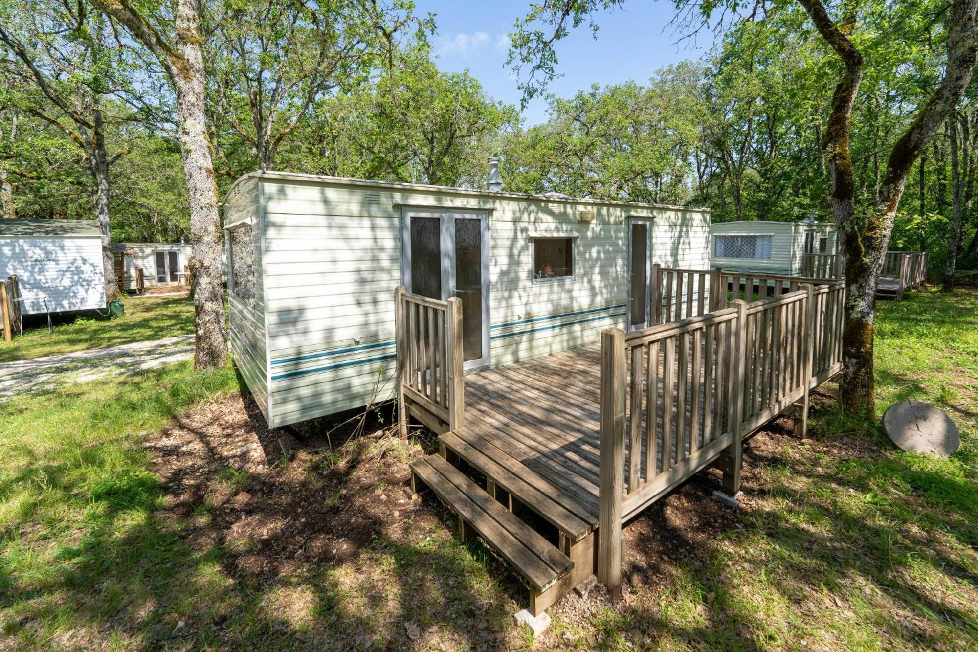 Camping Les Paillotes Payrac Bagian luar foto